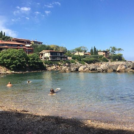 Appartamento "Casa Girasole" Con Accesso Diretto Alla Spiaggia Porto Santo Stefano  Eksteriør bilde